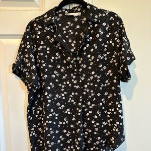 All in Favor floral print top in size S